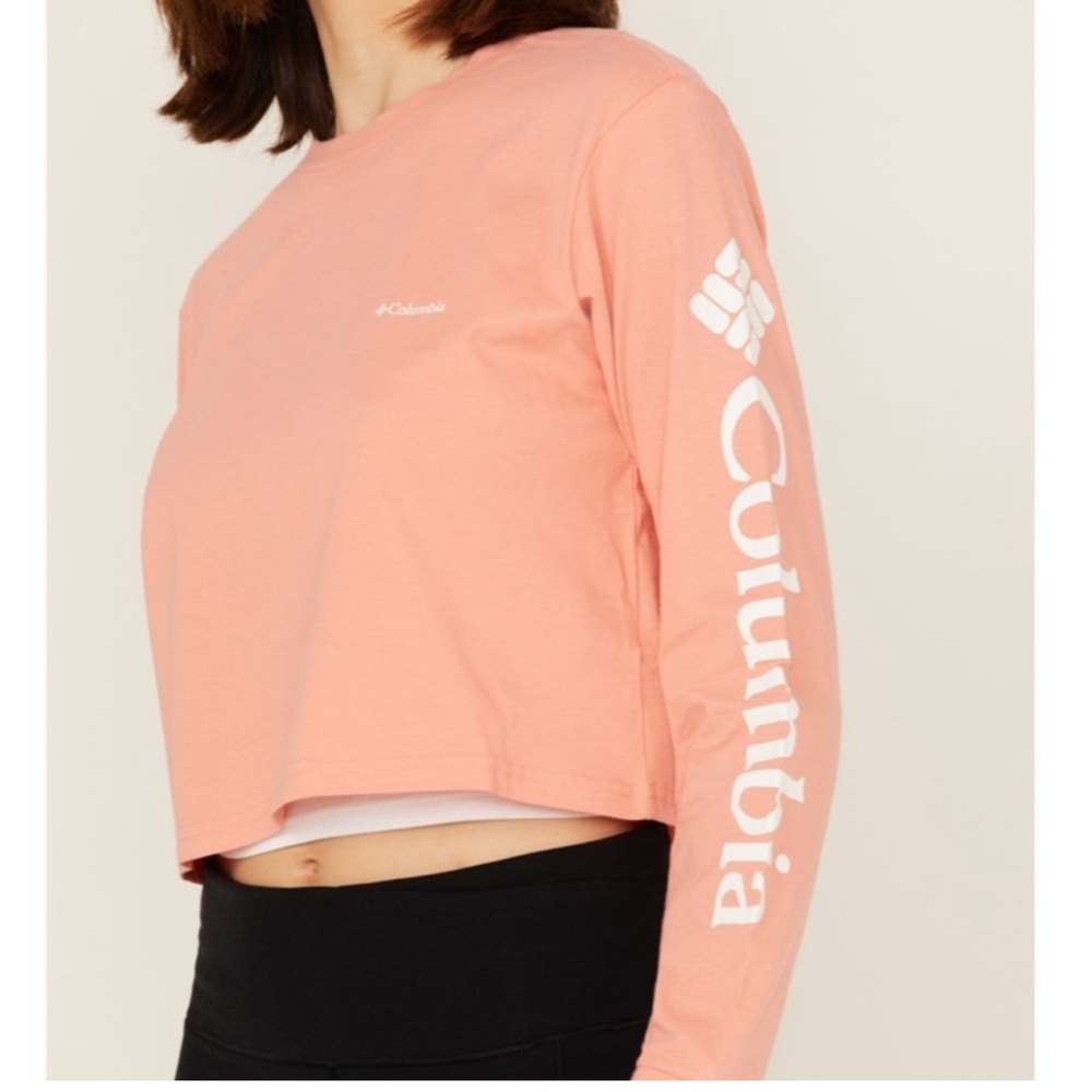 Women’s Columbia cropped shirt coral size 
L